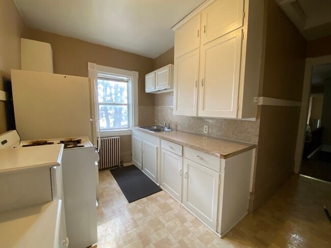 Building Photo - 220 N Dexter St Unit 220.5