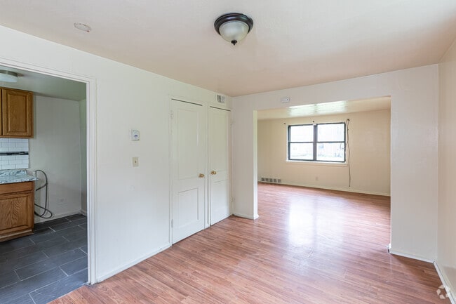 2BR, 1BA - Dining Room