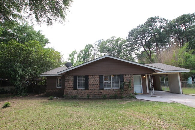 Building Photo - Lease Takeover Opportunity Available! 3 be... Rental