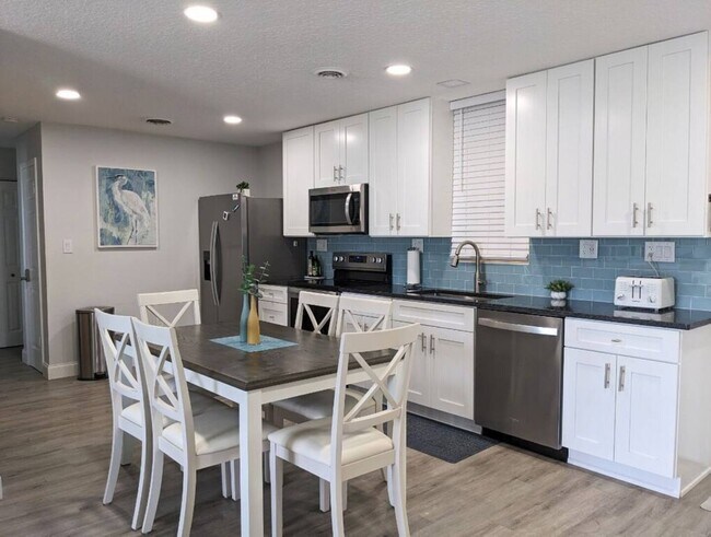 350 Taylor Ave Unit 22B
