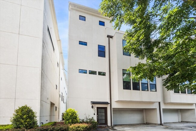 Building Photo - 1703 Weber St