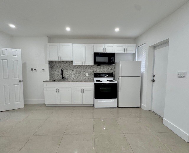 Photo - 724 NW 3rd Ct