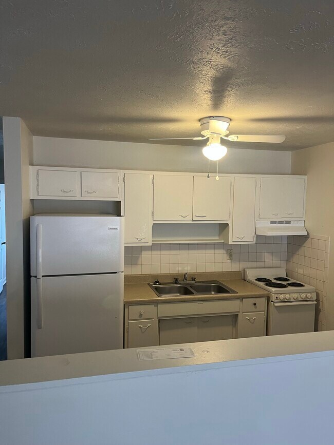 Photo - Yvonne Apartments