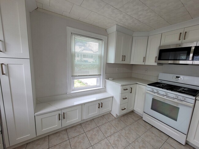 15 Governor Rd
