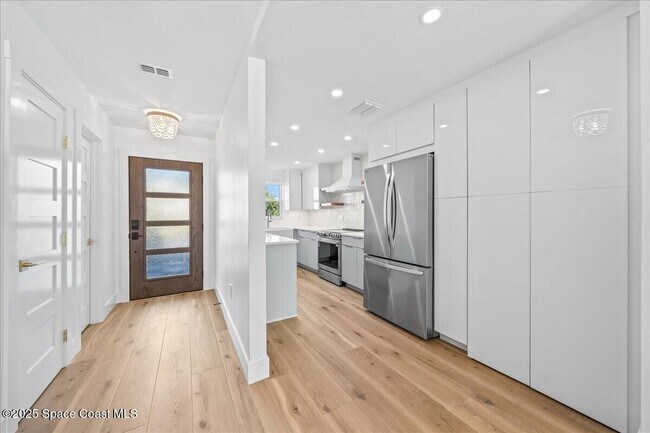 Photo - 201 Fifth Ave