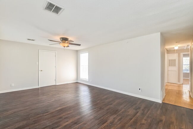 1121 14th Ave N