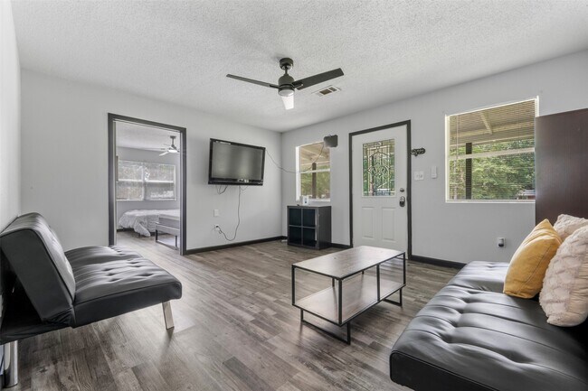 Photo - 541 Trails End Dr