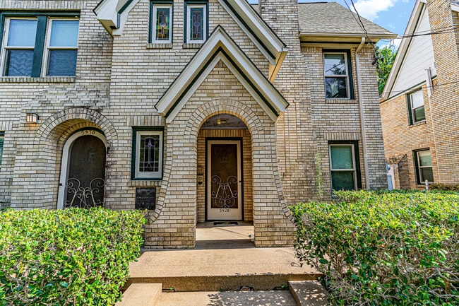 Photo - 5926 La Vista Dr