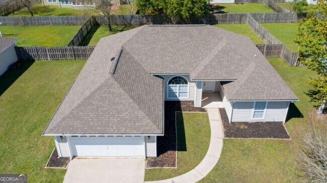 Photo - 105 Juliana Pl