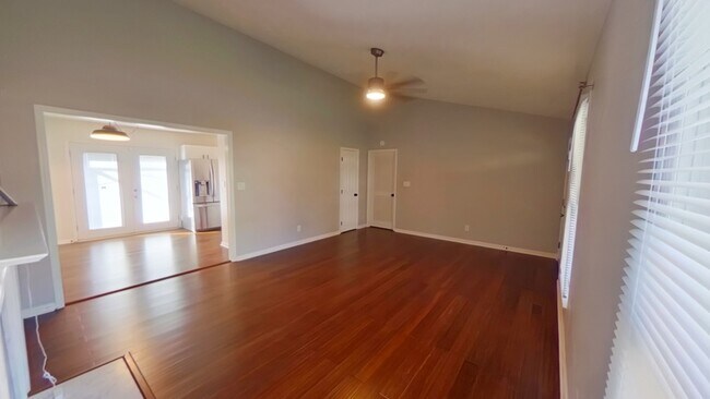 Photo - 5046 Waterford Dr