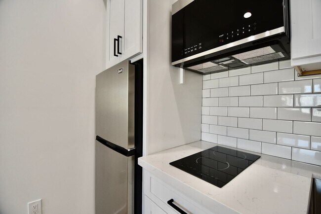 5754 Colfax Ave Unit 10