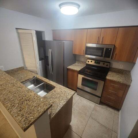 Building Photo - 1050 Crystal Way Unit 1050 Crystal Way K