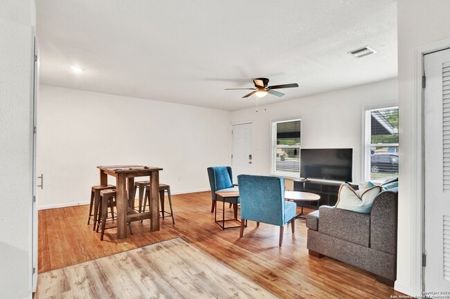 Photo - 2444 Cincinnati Ave