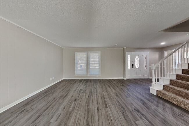 Photo - 6807 River Ml Dr