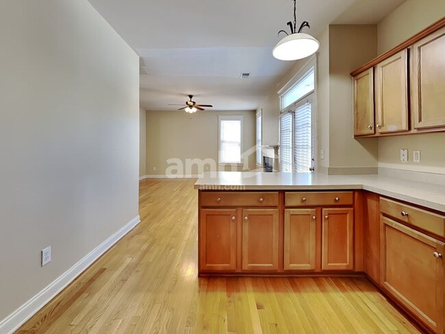 Photo - 408 Hydrangea St