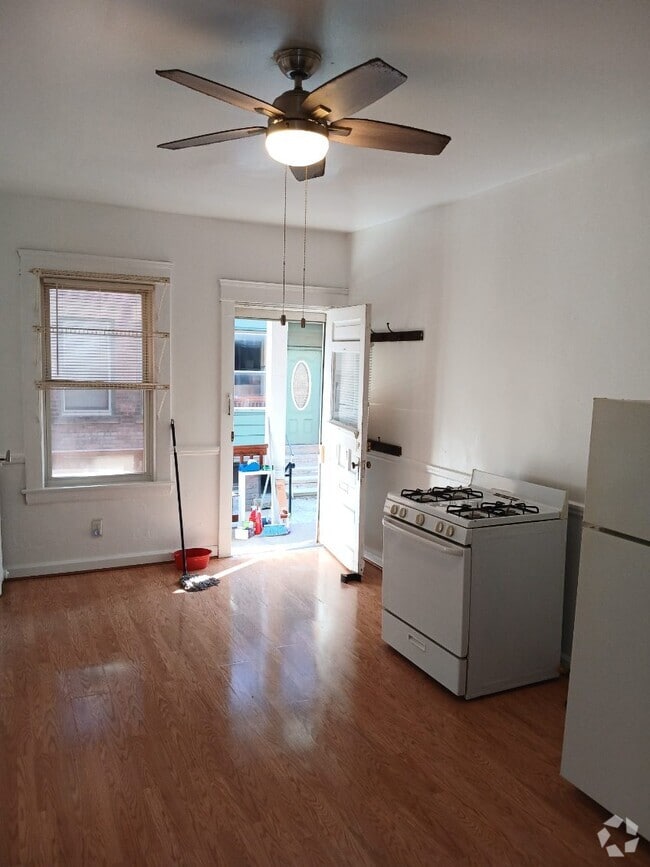 Building Photo - 2220 Murray Hill Rd Rental