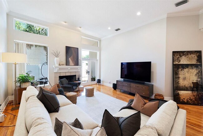 2504 W Tennessee Ave