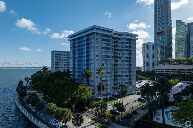 Photo - 1420 Brickell Bay Dr Unidad 104A2 Rental