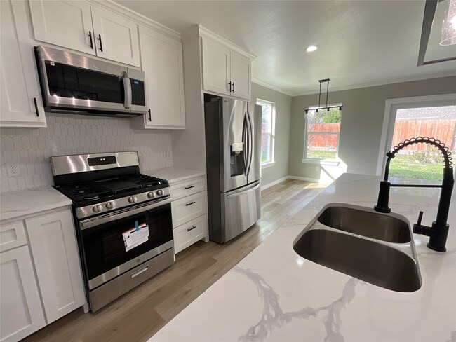 Photo - 7735 Meadville St