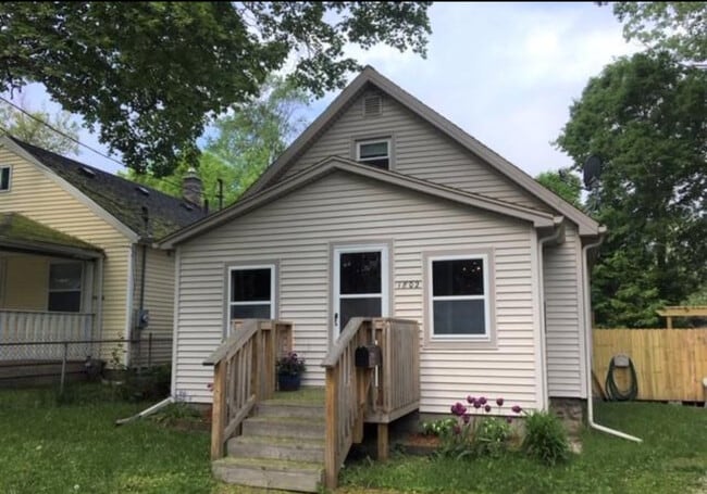 Building Photo - 1802 Ada St Rental