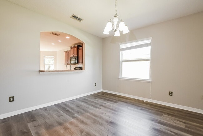 Photo - 194 Compass Rose Dr