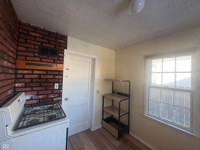 Photo - 3448 Kinnear Ave