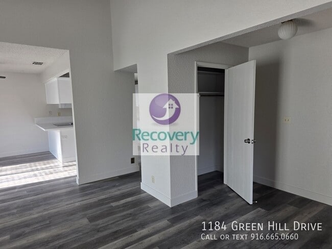 Photo - 1184 Green Hill Dr