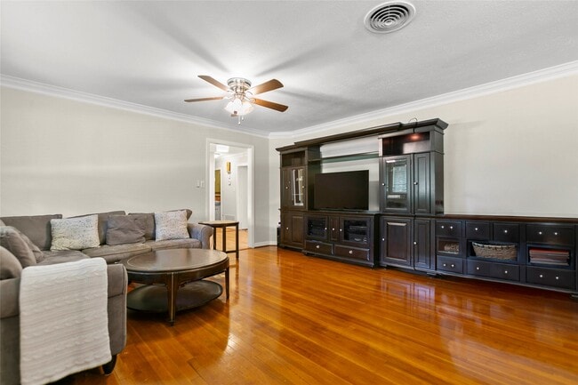 Photo - 3641 Deal St