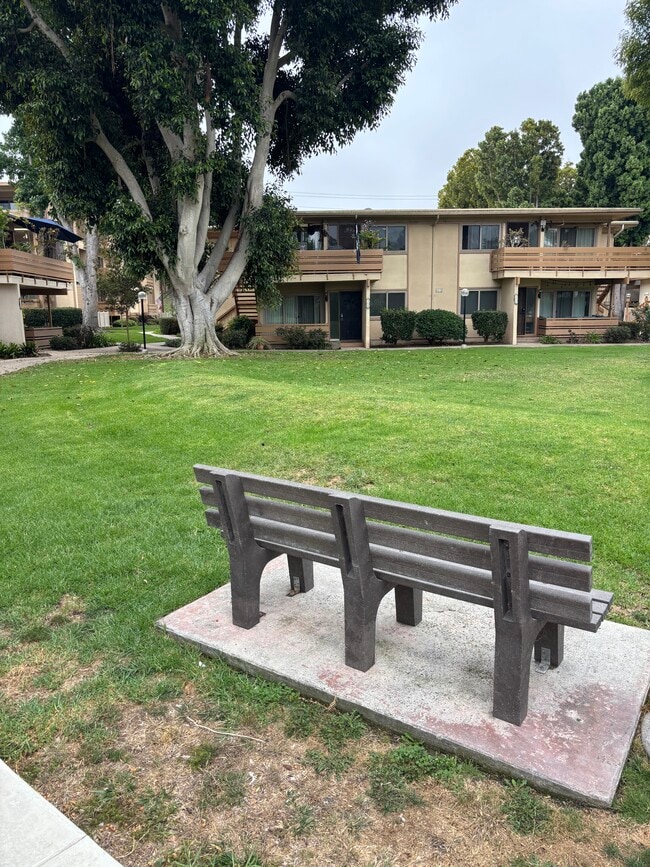 Building Photo - 4032 Valeta St Unit Point Loma Tennis Club