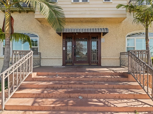 Photo - 6250 S Van Ness Ave Unidad #1