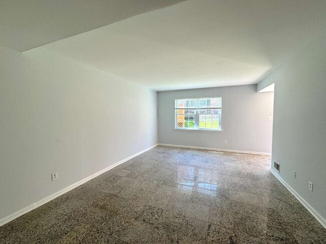 Photo - Charming Townhome with Modern Touches & Commuter Convenience!