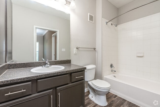 1BR, 1BA - 732SF - Estate Villas at Krum Apartments