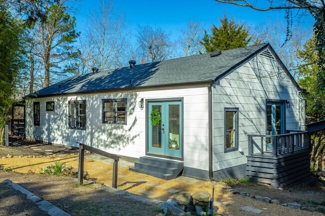 Parte trasera de la casa, zona de estar principal - 3474 Lockwood Cir