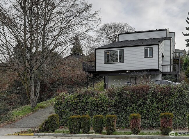Photo - 8100 Delridge Way SW Unidad 2