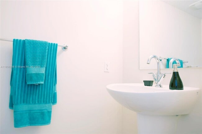 Photo - 41 SE 5th St Unidad 1304