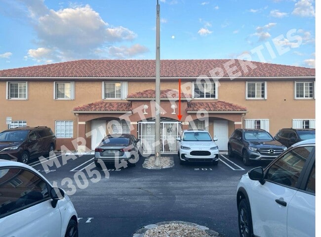 Building Photo - 2553 W 76th St Unit 202