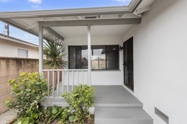 Photo - 13921 Daphne Ave