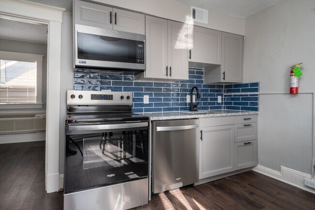 Building Photo - 1228 Louisiana St