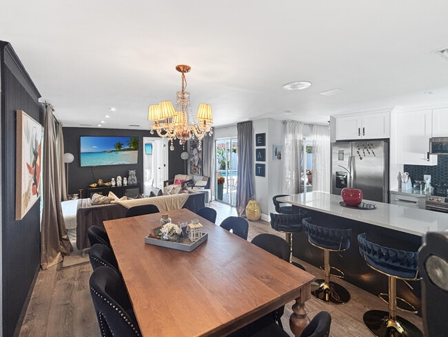 Photo - 100 SW 17th St