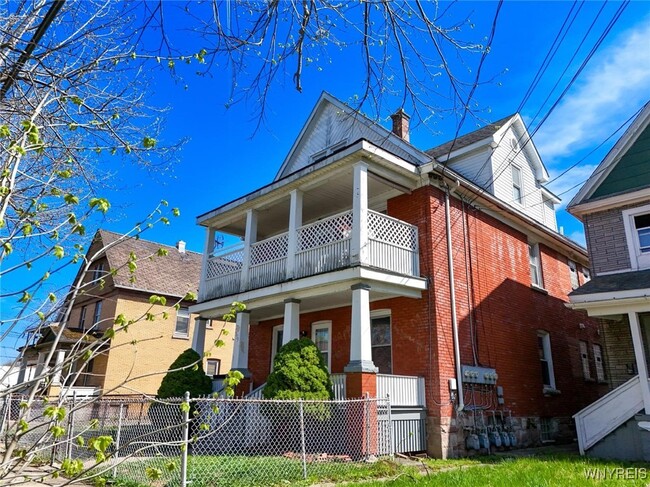 Photo - 1953 Falls St