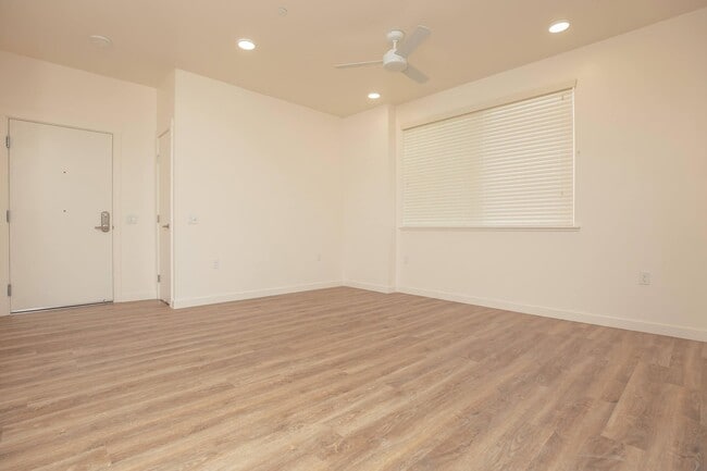1x1 Dining Room