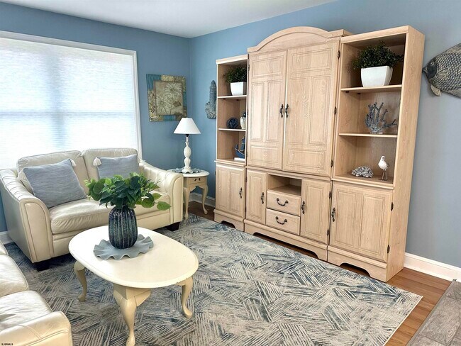 Photo - 117 N Wilson Ave