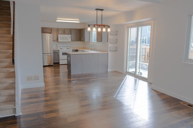 Photo - 307 Benton St