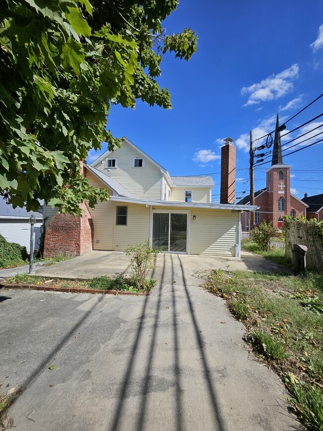 Photo - 25 N Main St