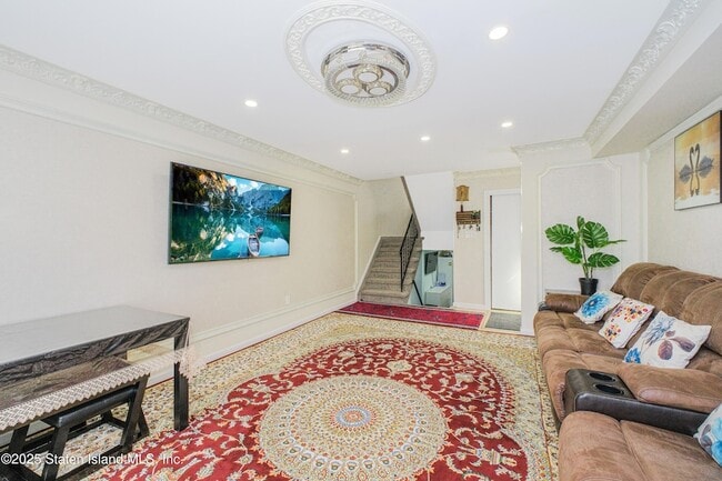 Photo - 453 Dongan Hills Ave