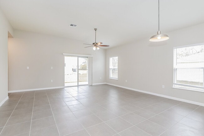 Photo - 1658 Redfin Dr