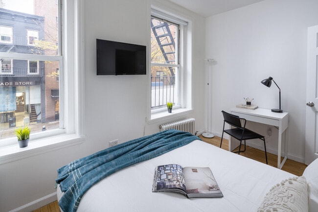 Photo - 224 E 59th St