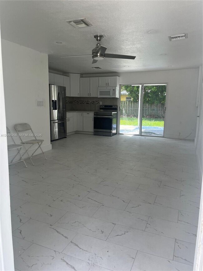 Photo - 5700 SW 37 Ct