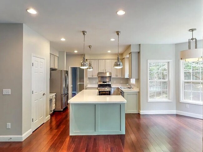 Photo - Room in House on New Parkside Dr