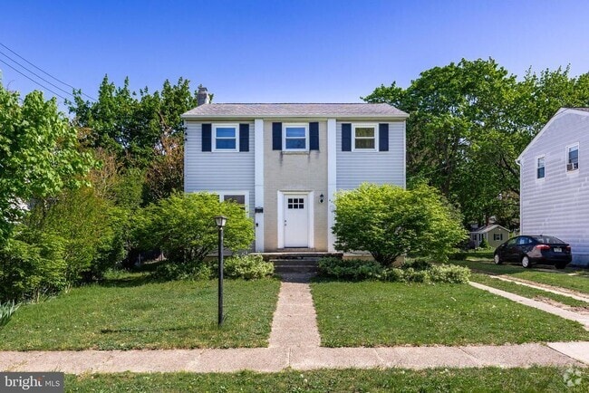 Building Photo - 407 Dickinson Rd Rental